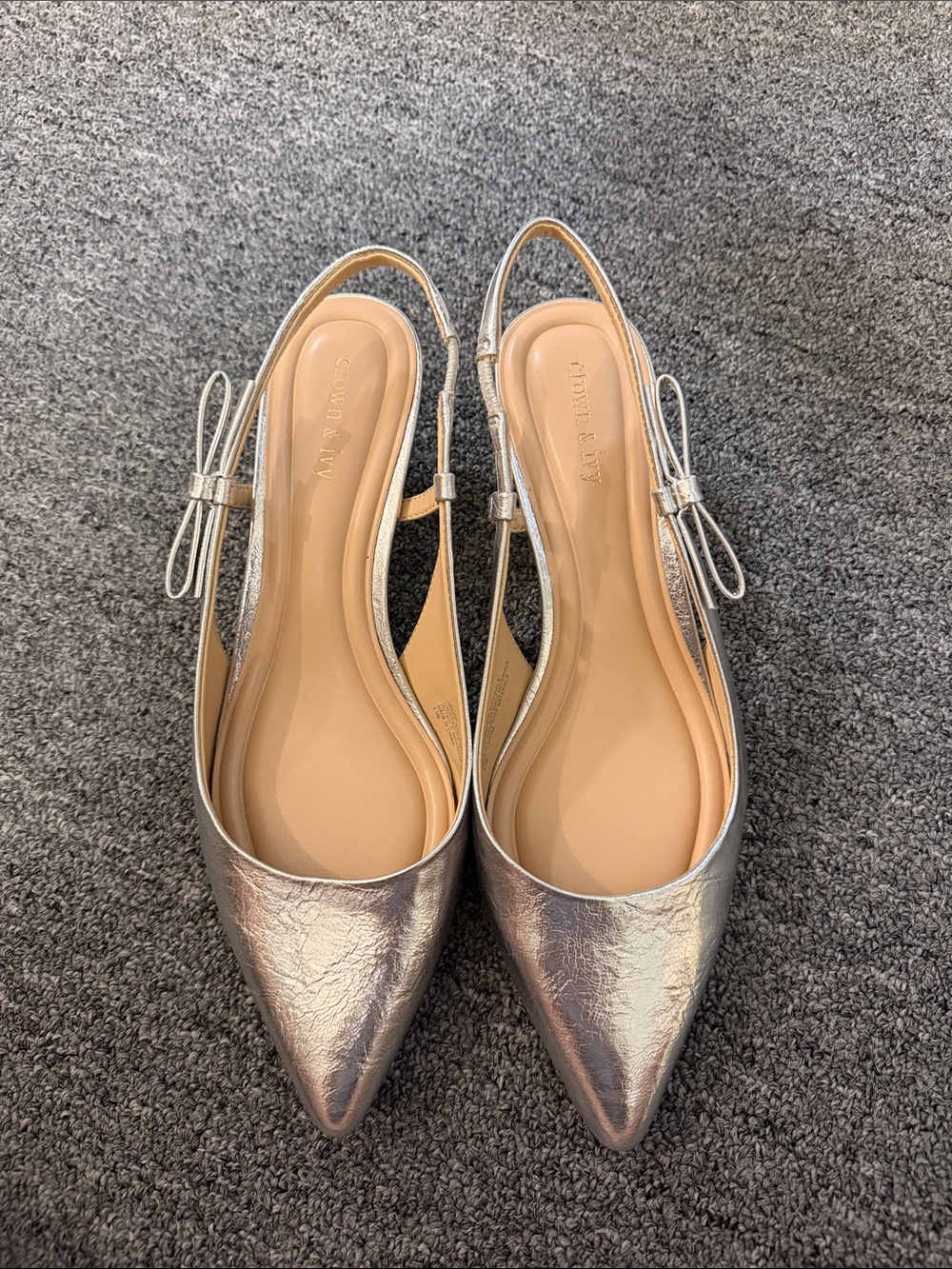 Crown & Ivy Silver Pointed Toe Slingback Kitten Heels With Bow Accent